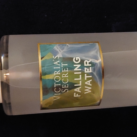 Victoria's Secret Falling Waters fragrant mist.  Limited edition - Picture 2 of 3
